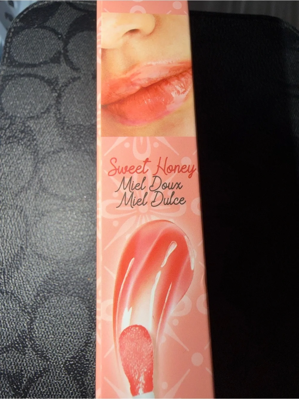 Viral Tinted Lip plumping Oil with vitamins - Sweet Honey (Peach-Coral)